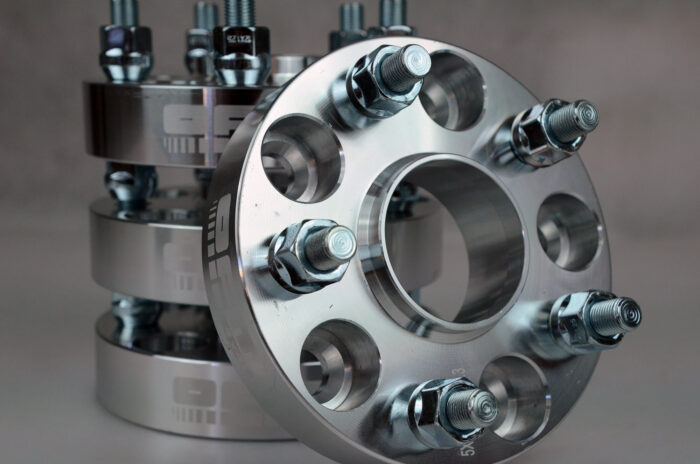 OFM094 Wheel Spacers Flanges 30mm 5x114.3 M12x1.5mm with Centering Ring for Toyota RAV4 - Image 3