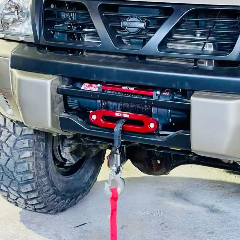 Electric winch mounted on vehicle